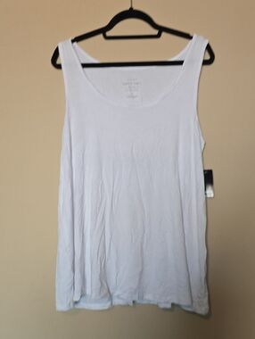 torrid White Scoop Neck Tank Top NWT